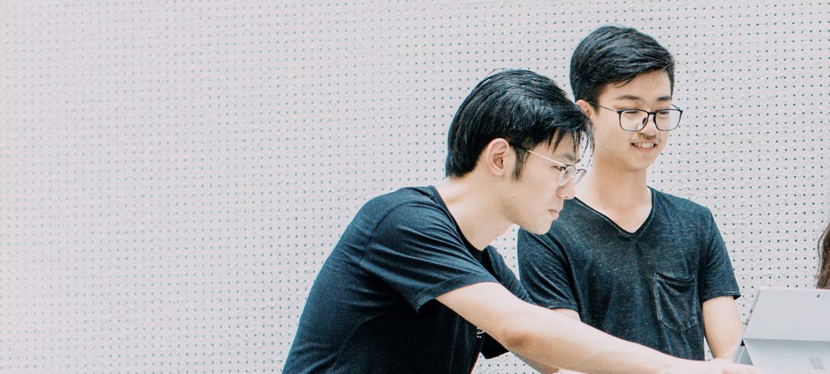 Mindsets differences of Asian/Western devs